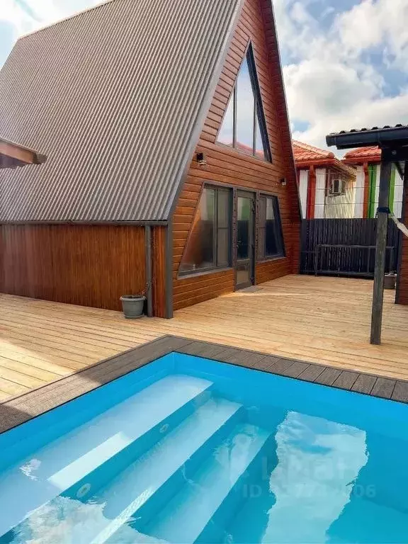 Дом в Краснодарский край, Темрюкский район, Ахтанизовское с/пос, пос. ... - Фото 1