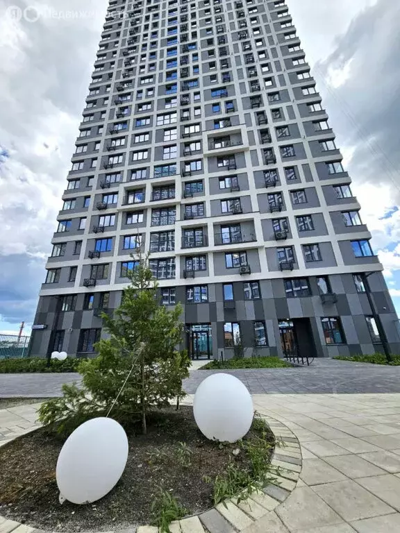 2-комнатная квартира: Екатеринбург, Сибирский тракт, 24 (64.4 м) - Фото 0