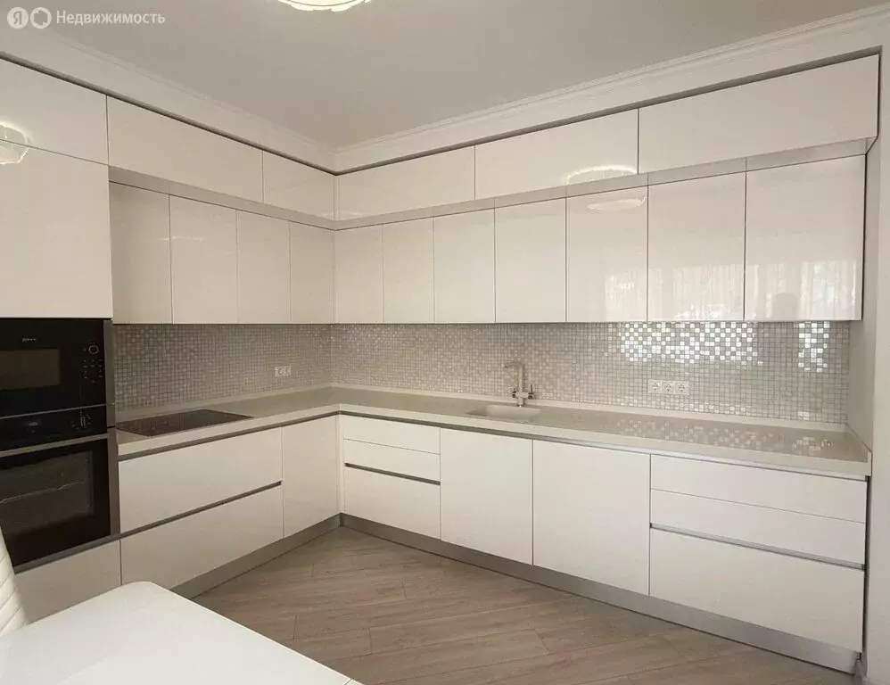 3-комнатная квартира: Иркутск, улица Трилиссера, 89 (92 м) - Фото 1
