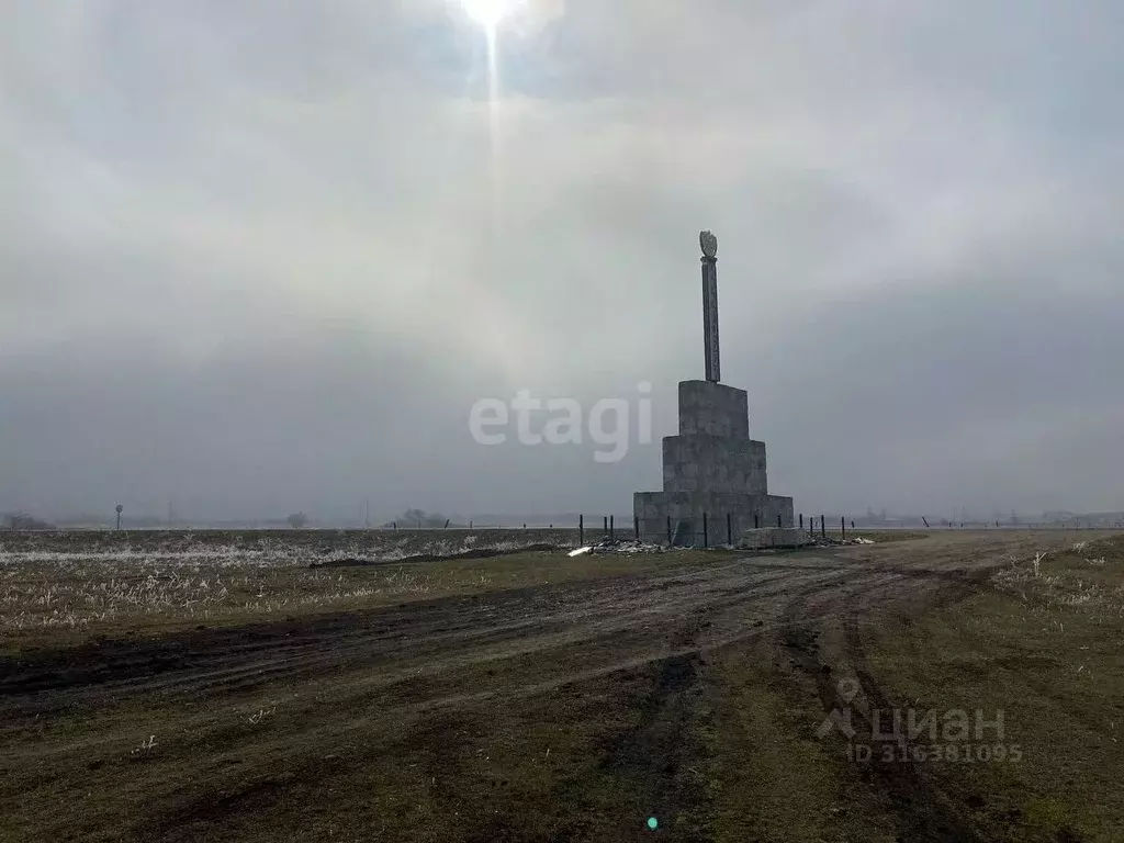 Участок в Ингушетия, Назрань ул. Я.А. Абадиева, 9 (10.0 сот.) - Фото 0