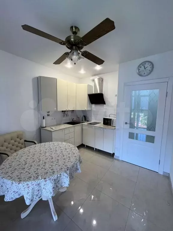 2-к. квартира, 60 м, 9/18 эт. - Фото 1