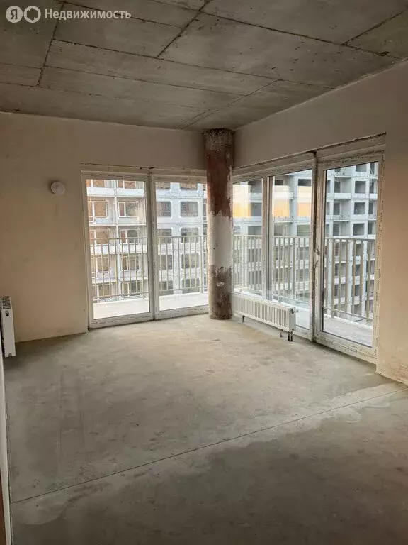 3-комнатная квартира: Барнаул, улица Сергея Семёнова, 27к2 (66.7 м) - Фото 0