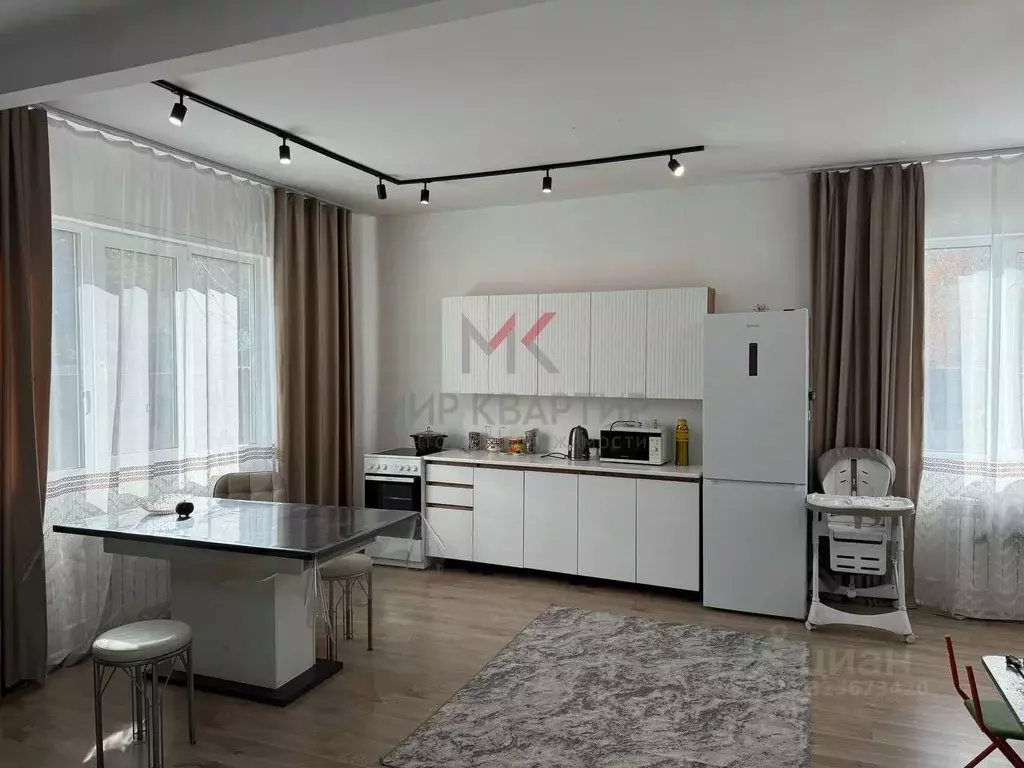 Дом в Тыва, Кызылский кожуун, с. Усть-Элегест ул. Шоссейная (1000 м) - Фото 1