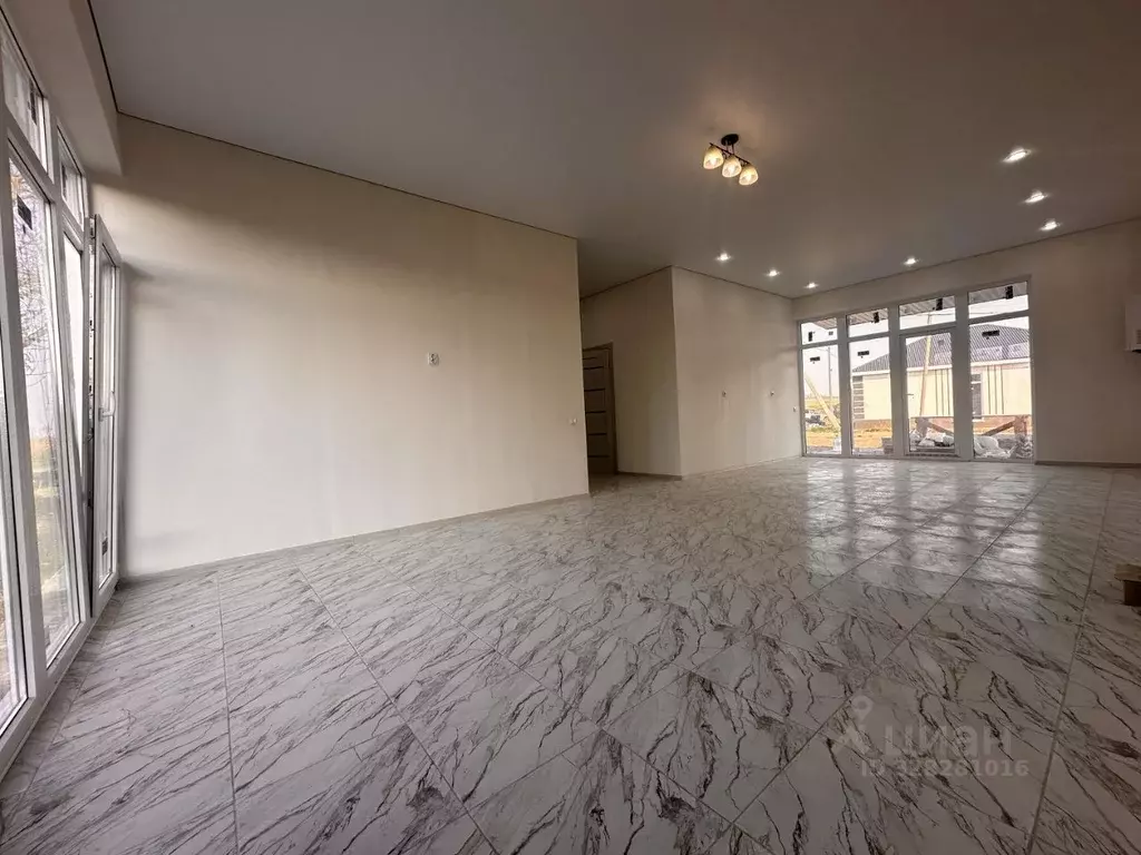 Дом в Краснодарский край, Темрюк ул. Анджиевского (115 м) - Фото 2