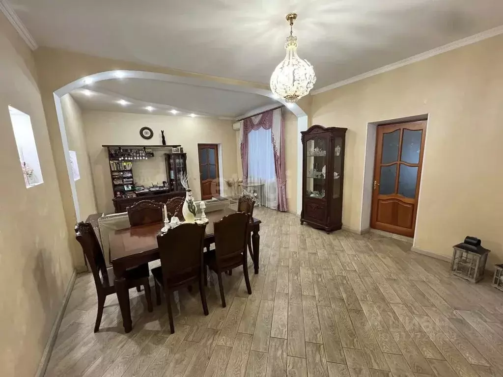 6-к кв. Крым, Симферополь просп. Кирова (221.0 м) - Фото 0