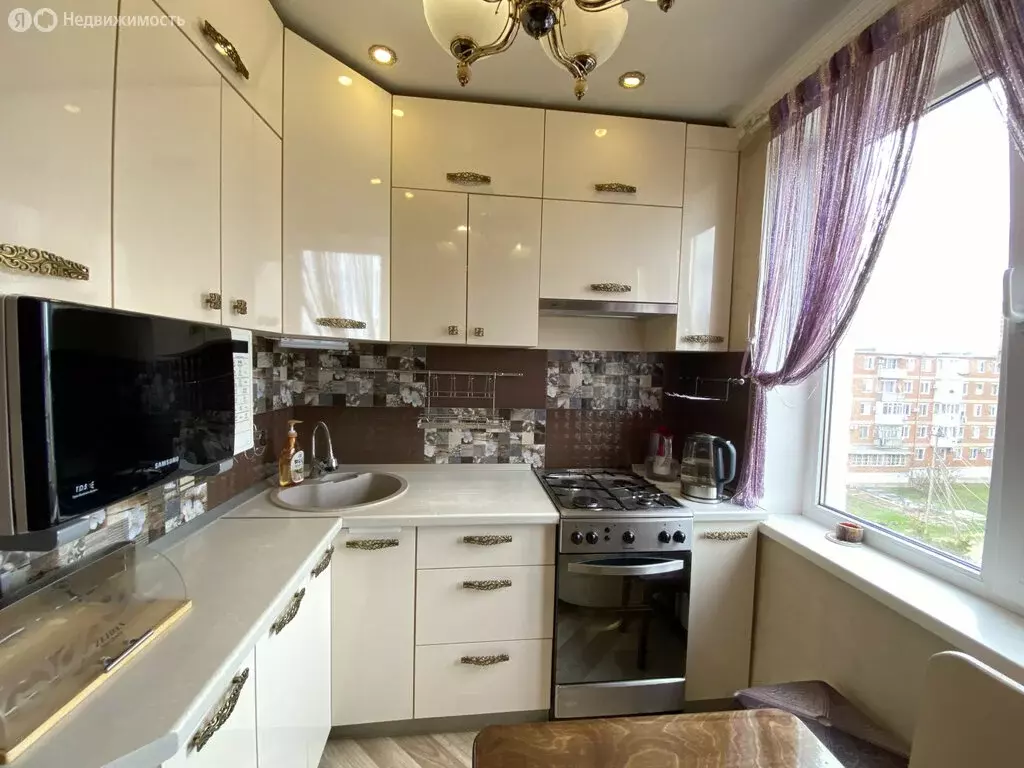 3-комнатная квартира: Ейск, улица Плеханова, 1/1 (60 м) - Фото 1