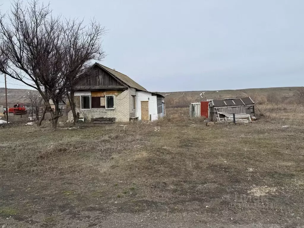 Дом в Саратовская область, Вольский район, Широкобуеракское ... - Фото 2