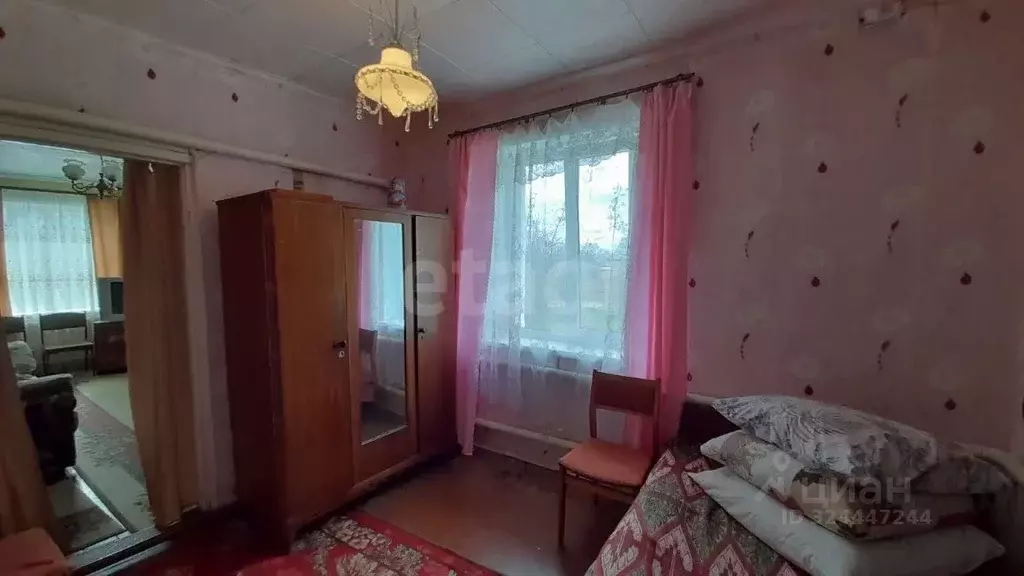 Дом в Орловская область, Залегощенский район, Октябрьское с/пос, с. ... - Фото 1