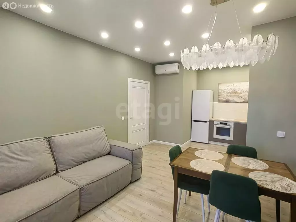 3-комнатная квартира: Абакан, улица Комарова, 7 (56.4 м) - Фото 2