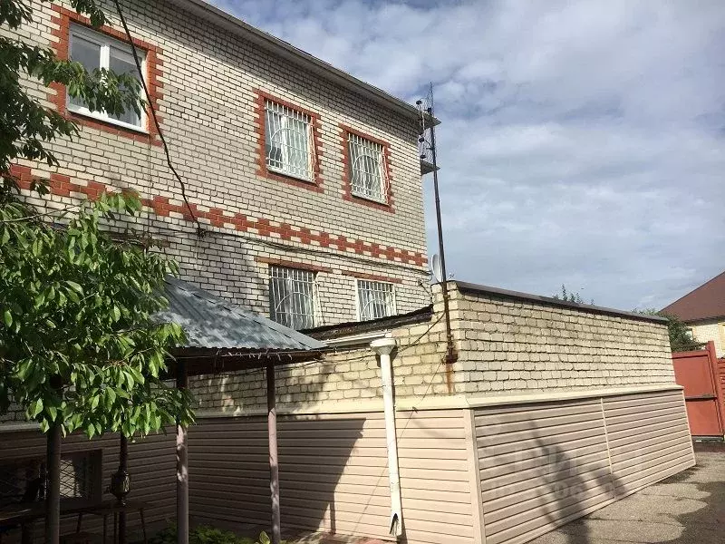 Дом в Саратовская область, Энгельс Рябиновый пер. (374 м) - Фото 1