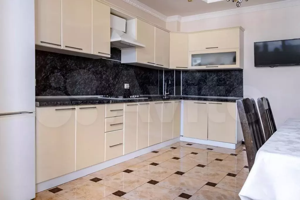 3-к. квартира, 95 м, 7/9 эт. - Фото 1