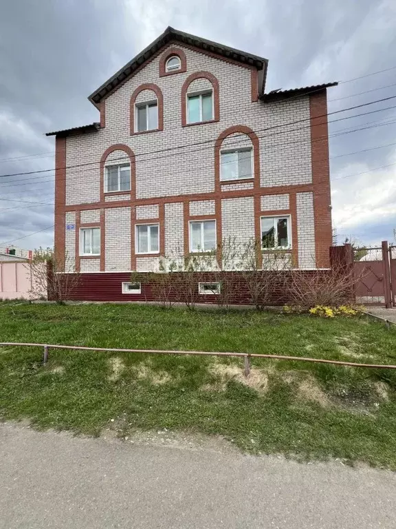 Дом в Башкортостан, Стерлитамак ул. Латыпова (287 м) - Фото 1