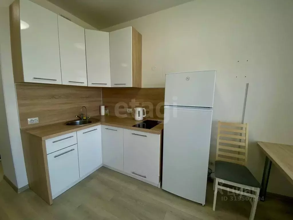 Студия Тюменская область, Тюмень ул. Владимира Бахарева, 1 (22.0 м) - Фото 1