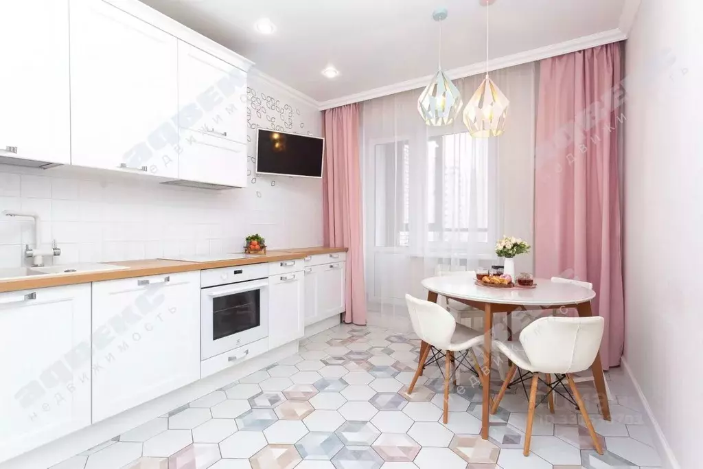 3-к кв. Санкт-Петербург ул. Есенина, 1к2 (87.9 м) - Фото 1
