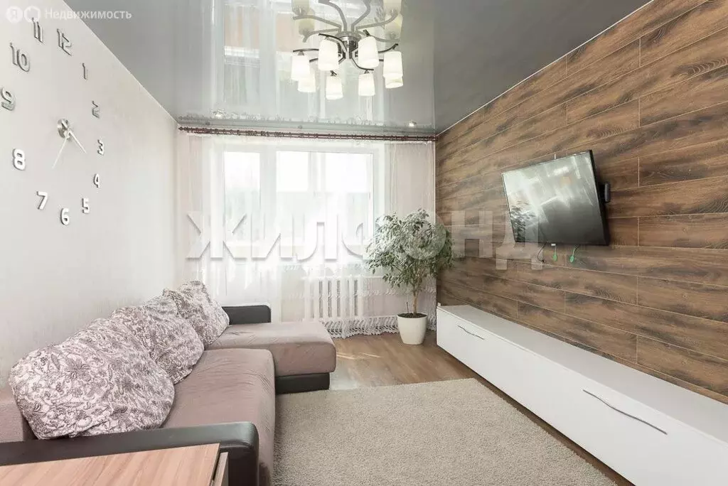 3-комнатная квартира: Новосибирск, Степная улица, 43/1 (58 м) - Фото 0