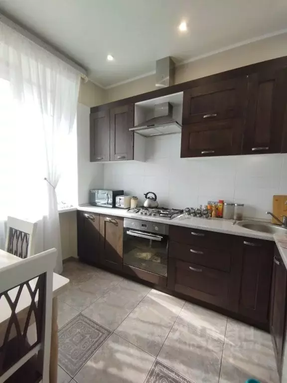 2-к кв. Омская область, Омск ул. Серова, 1В (54.1 м) - Фото 1