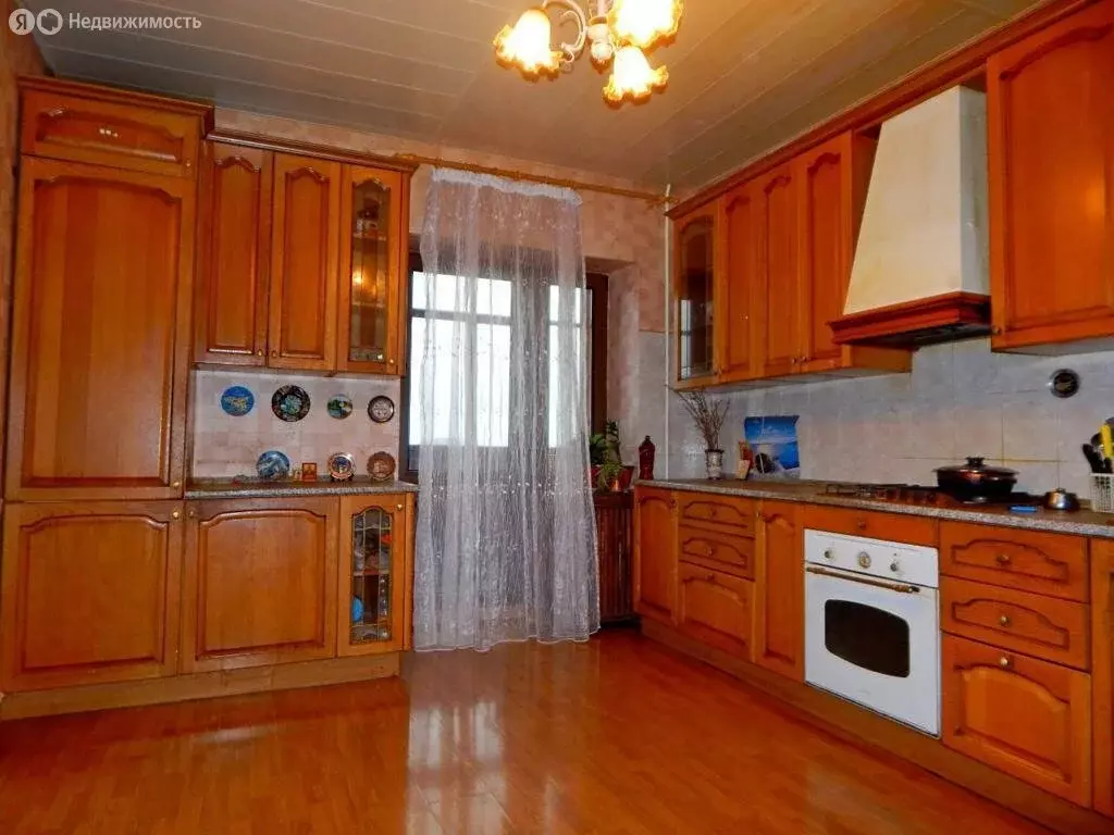 4-комнатная квартира: Уфа, бульвар Хадии Давлетшиной, 18 (166.1 м) - Фото 1