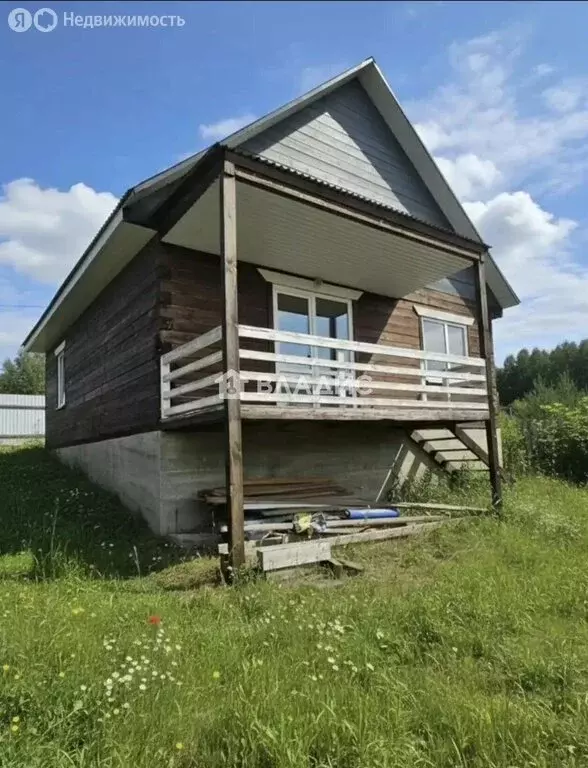 Дом в село Максимовщина, Таёжная улица, 63 (100 м) - Фото 1