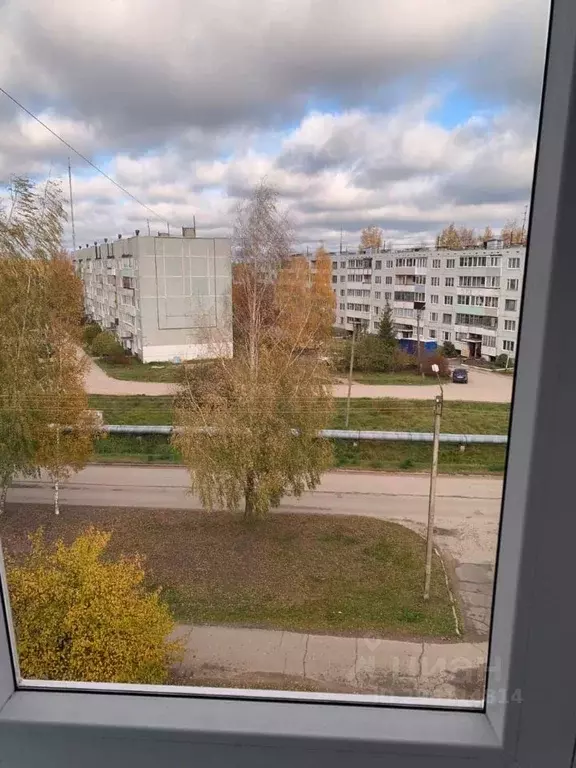 3-к кв. Псковская область, Дедовичи рп ул. Октябрьская, 33 (67.8 м) - Фото 1