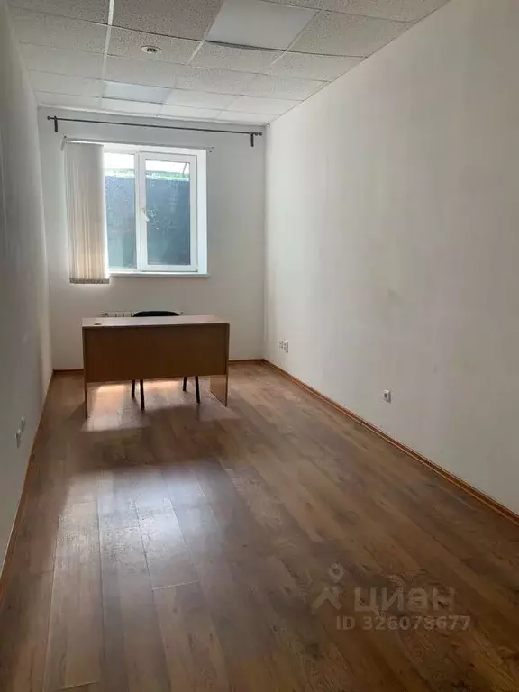 Офис в Татарстан, Казань ул. Бутлерова, 35/15 (13 м) - Фото 1