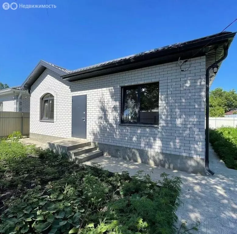 Дом в Ростов-на-Дону, Особенная улица (110 м) - Фото 1