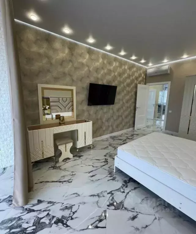 2-к кв. Саратовская область, Саратов Славянская пл., 2 (62.0 м) - Фото 1