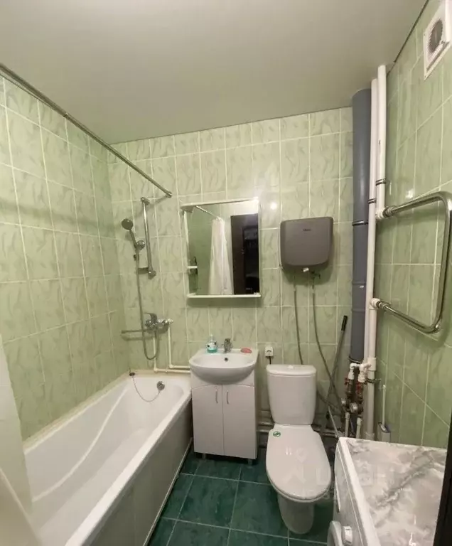 Студия Тюменская область, Тобольск 15-й мкр, 22 (30.0 м) - Фото 1