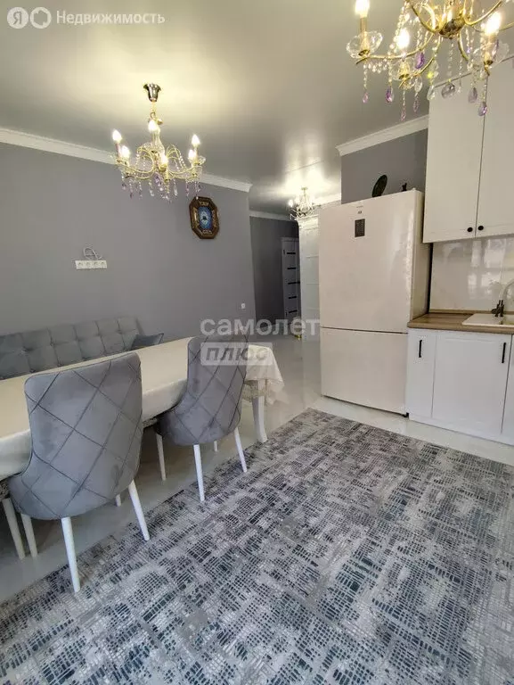2-комнатная квартира: Астрахань, Автомобильная улица, 8 (61.6 м) - Фото 1