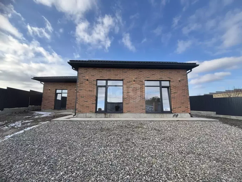 Дом в Краснодарский край, Темрюк ул. Калинина (100 м) - Фото 1