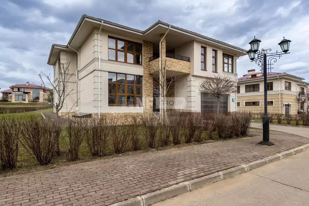 Дом 521,6 м на участке 16,8 сот. - Фото 1