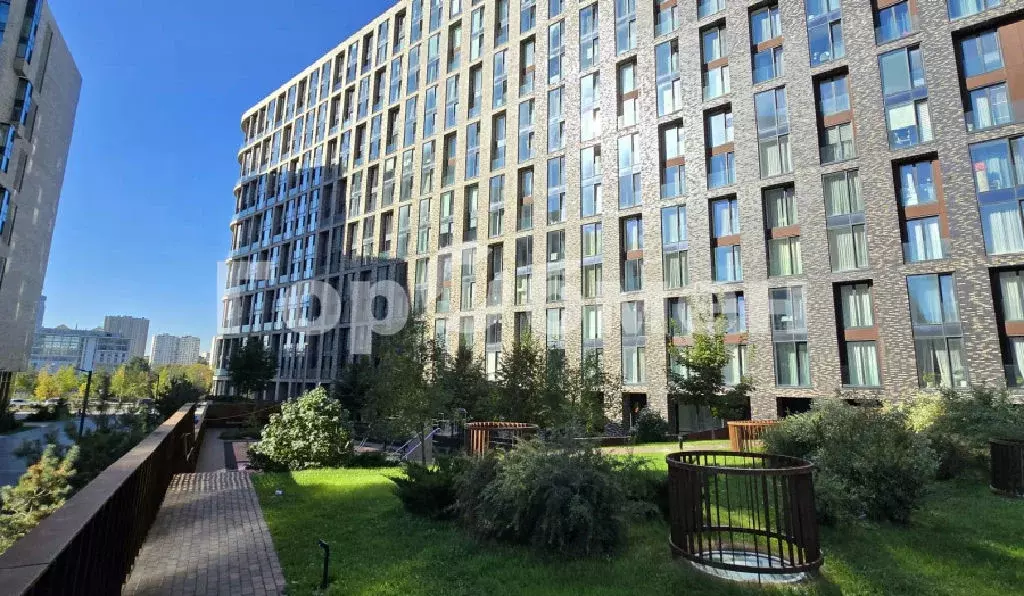 Продается 3-комнатная квартира - Фото 1