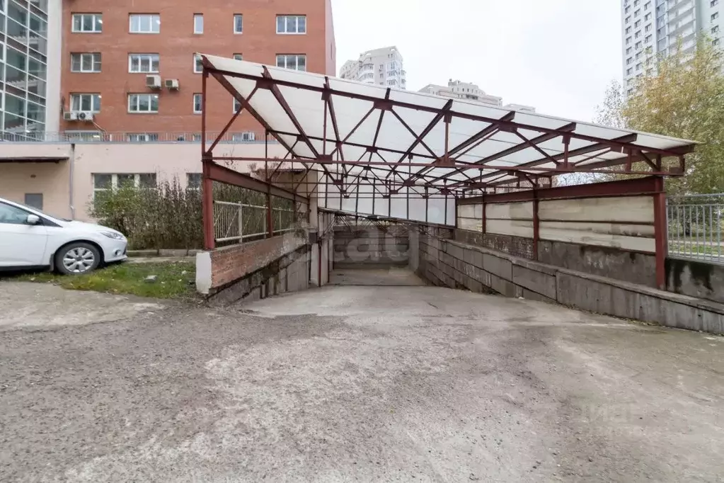 Гараж в Красноярский край, Красноярск Взлетка мкр, ул. Батурина, 32 ... - Фото 1