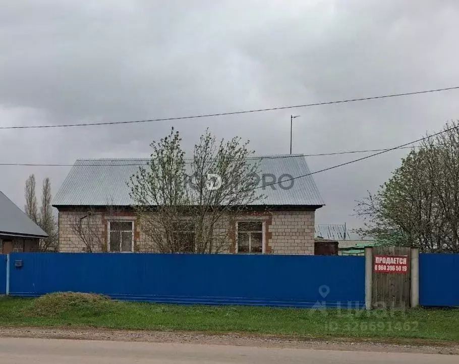 Дом в Башкортостан, Кушнаренковский сельсовет, с. Тарабердино ул. ... - Фото 1