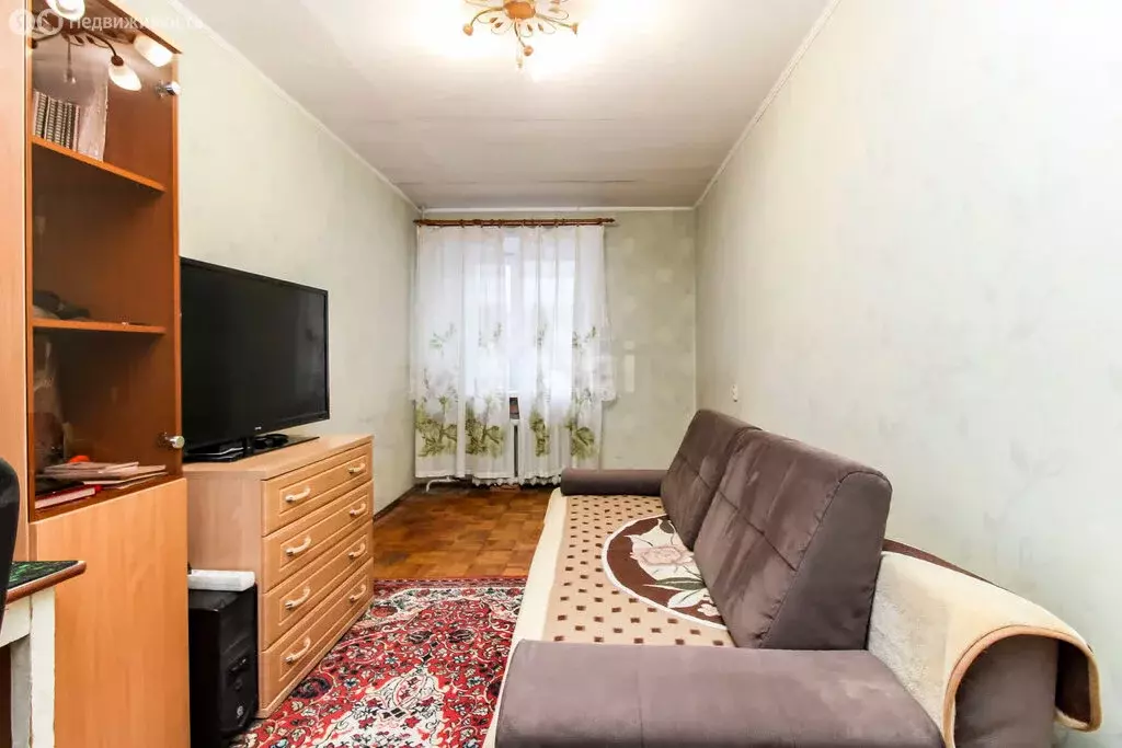 2-комнатная квартира: Тюмень, улица Ватутина, 16А (43.1 м) - Фото 1