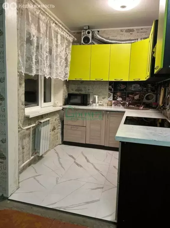 4-комнатная квартира: Тобольск, 4-й микрорайон, 31 (58.3 м) - Фото 1