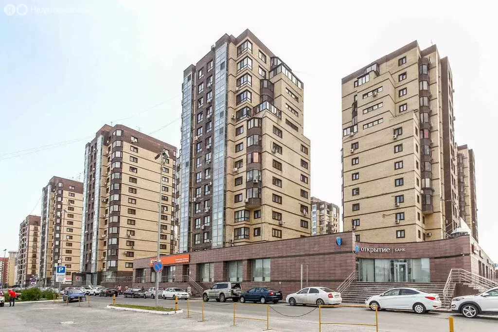 3-комнатная квартира: Тюмень, улица Максима Горького, 68к1 (76.2 м) - Фото 1