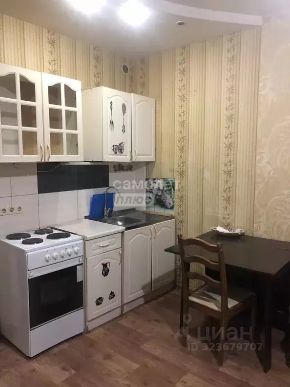 Студия Ханты-Мансийский АО, Сургут ул. Ивана Захарова, 10 (24.0 м) - Фото 0