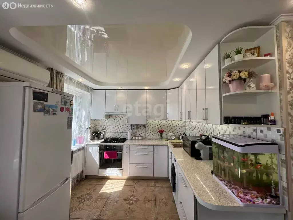 3-комнатная квартира: Саки, улица Гайнутдинова, 7 (45 м) - Фото 1