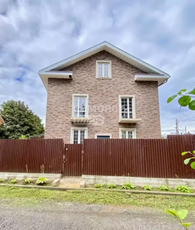 Дом в Московская область, Одинцовский городской округ, д. Лохино  (184 ... - Фото 1