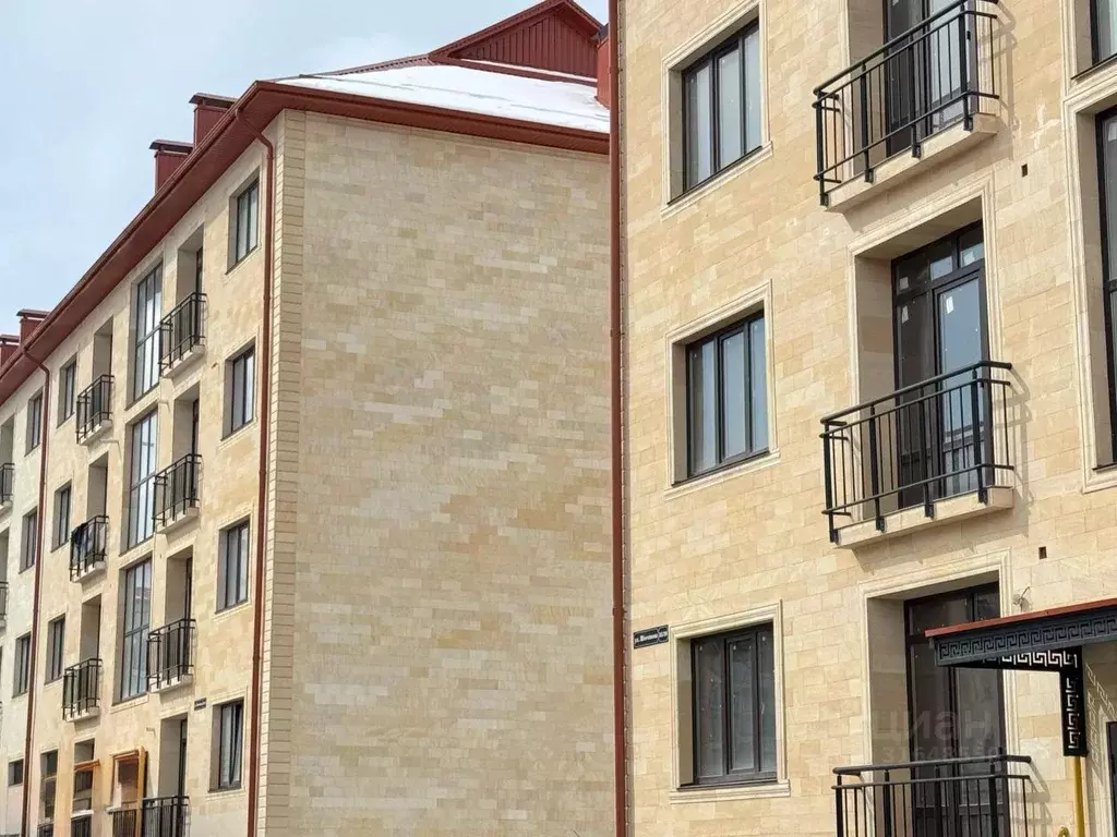 2-к кв. Кабардино-Балкария, Нальчик ул. Шогенова, 55к45 (65.0 м) - Фото 0