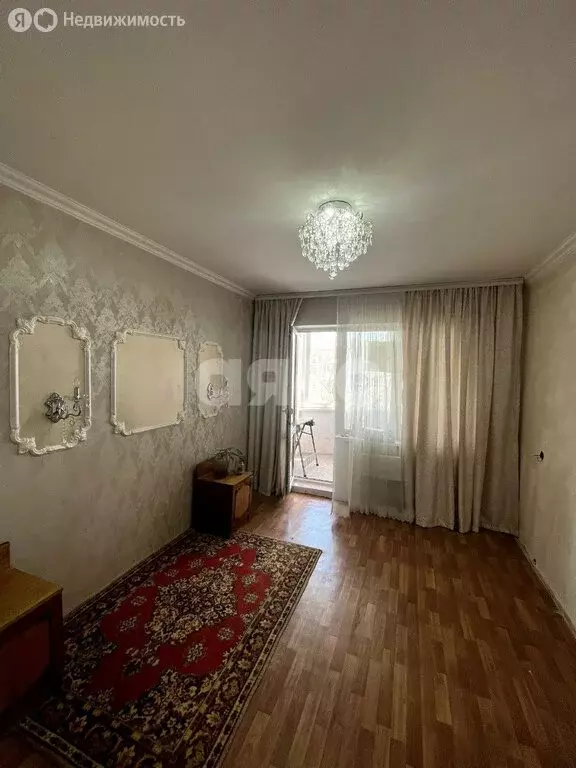 3-комнатная квартира: Симферополь, улица Маршала Жукова, 35 (67 м) - Фото 0