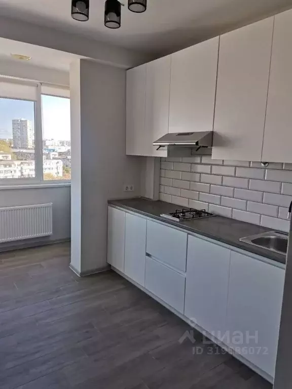 1-к кв. Крым, Симферополь ул. Железнодорожная, 1Е (35.0 м) - Фото 1