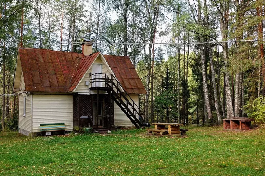 Дом в Ленинградская область, Лужский район, Толмачевское городское ... - Фото 0