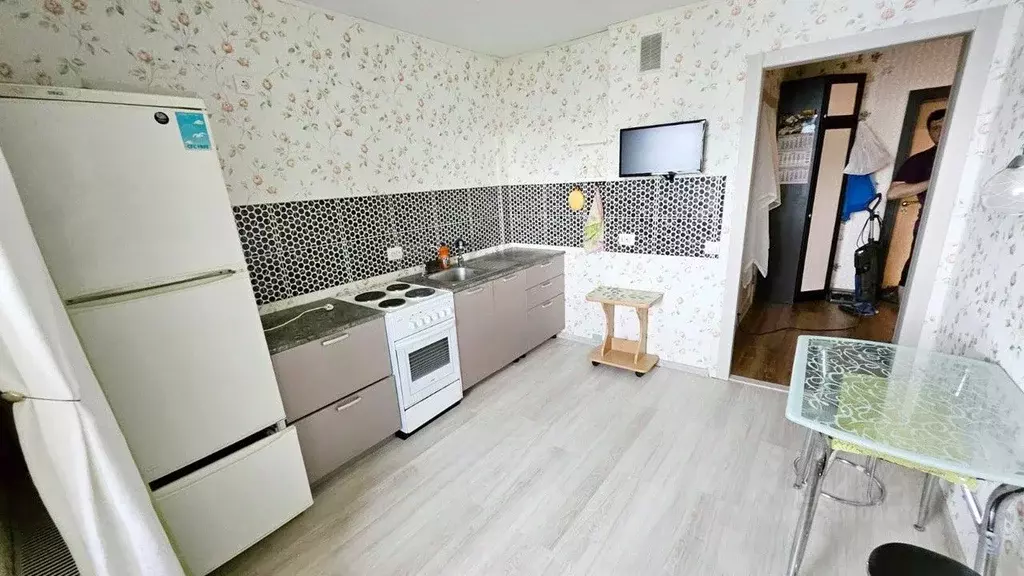 1-к кв. Свердловская область, Екатеринбург ул. Краснолесья, 117 (39.3 ... - Фото 1