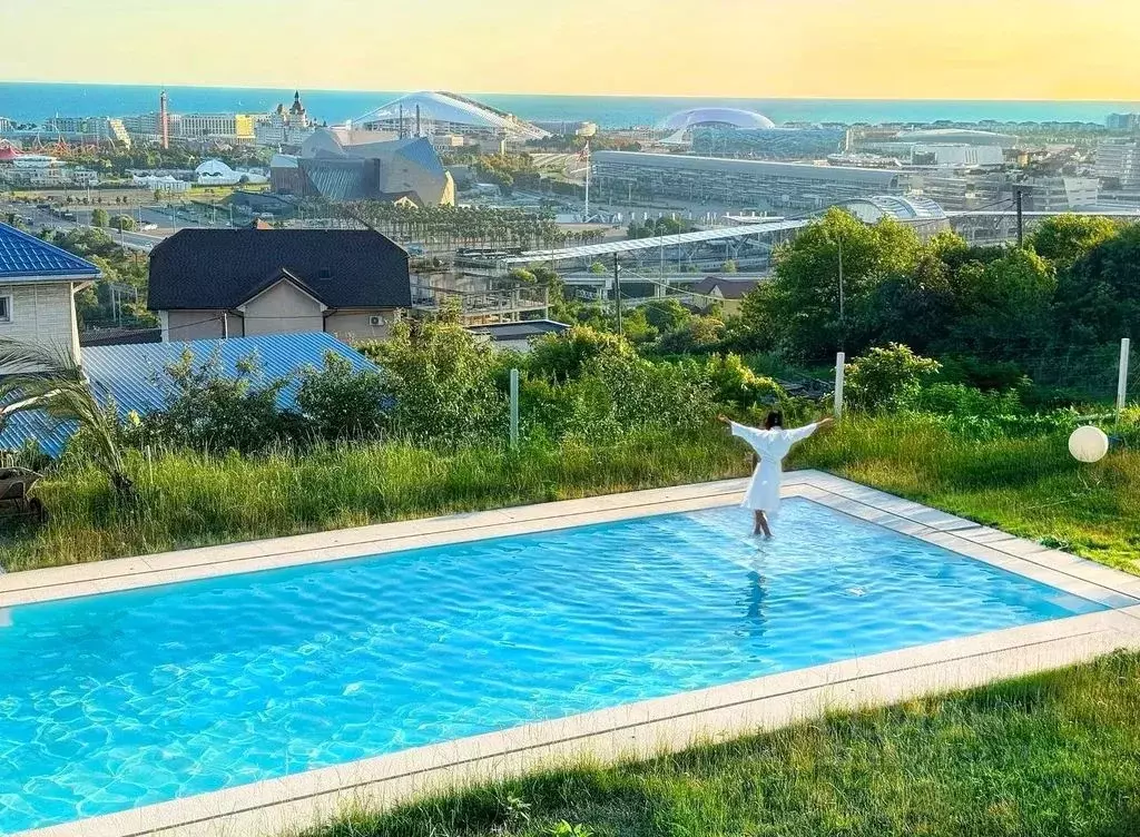 Дом в Краснодарский край, Сочи ул. Ворошиловградская, 260А (220 м) - Фото 0