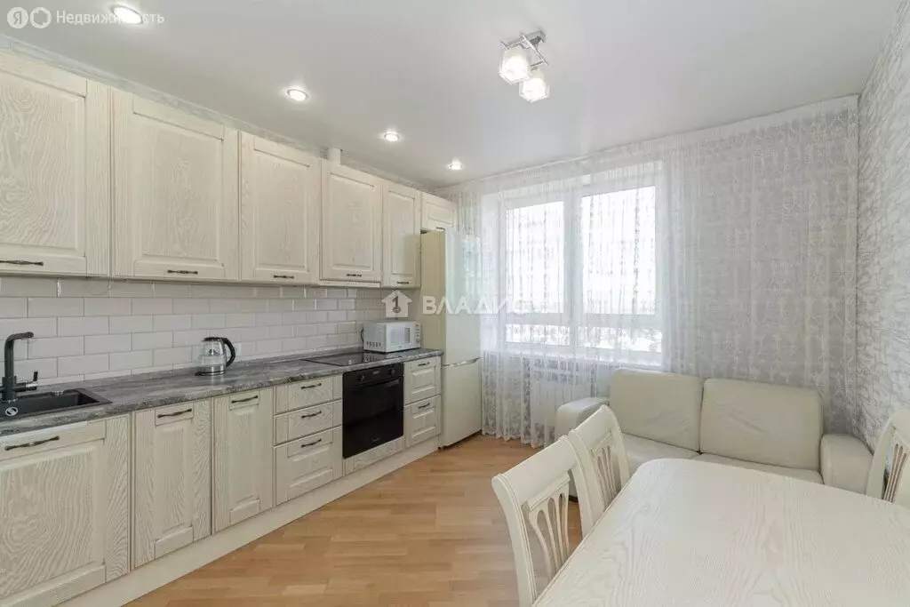 2-комнатная квартира: Владимир, Офицерская улица, 1Ак3 (69 м) - Фото 1