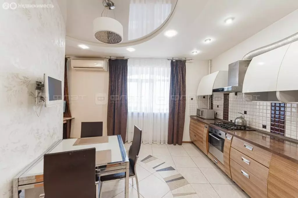 3-комнатная квартира: Казань, улица Габдуллы Кариева, 5 (104.1 м) - Фото 2