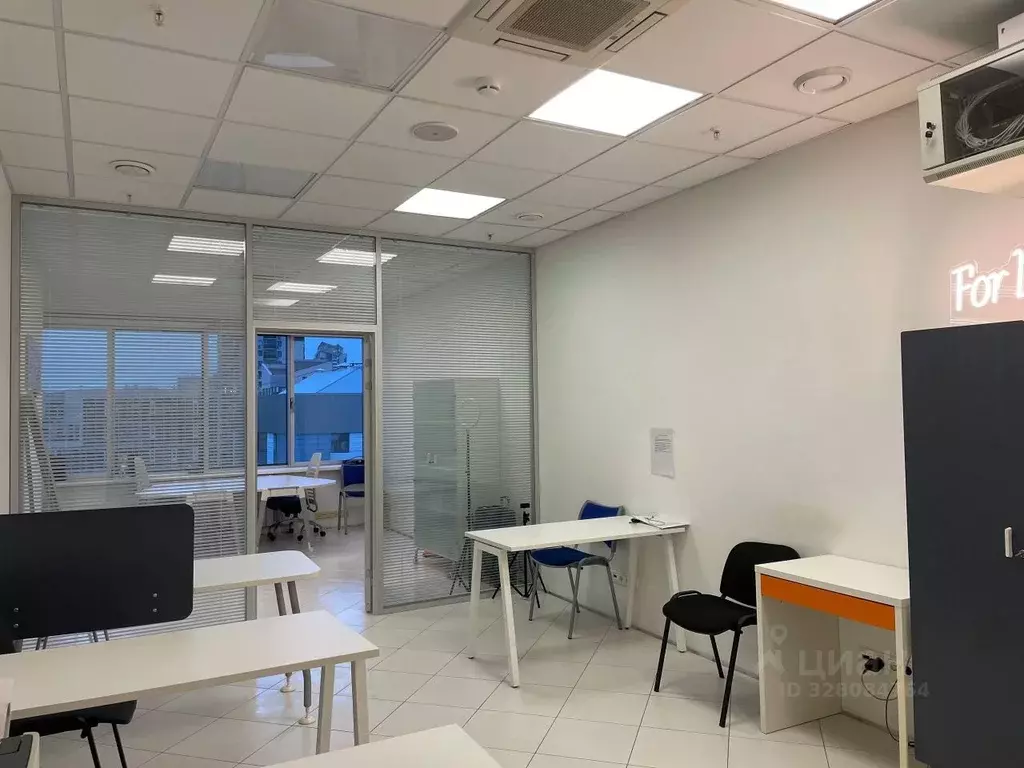 Офис в Свердловская область, Екатеринбург ул. Розы Люксембург, 49 (40 ... - Фото 1