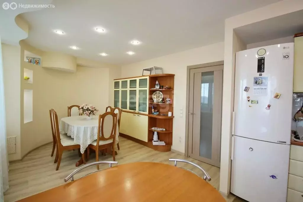 3-комнатная квартира: Ульяновск, улица Крымова, 63/2 (118.7 м) - Фото 0
