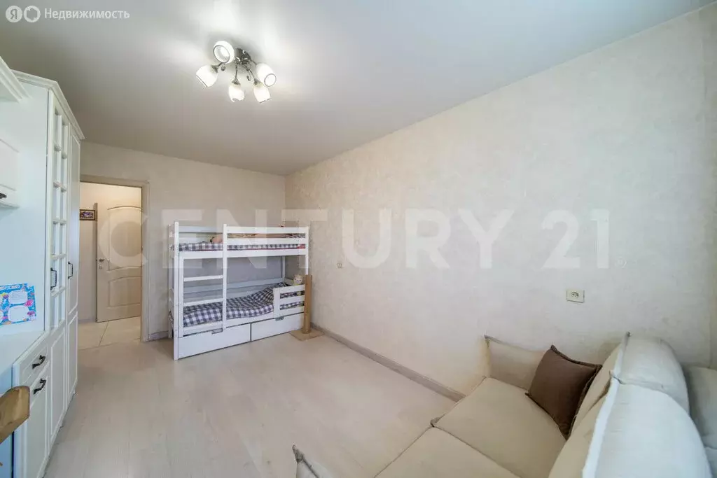 3-комнатная квартира: Санкт-Петербург, улица Партизана Германа, 18к1 ... - Фото 2
